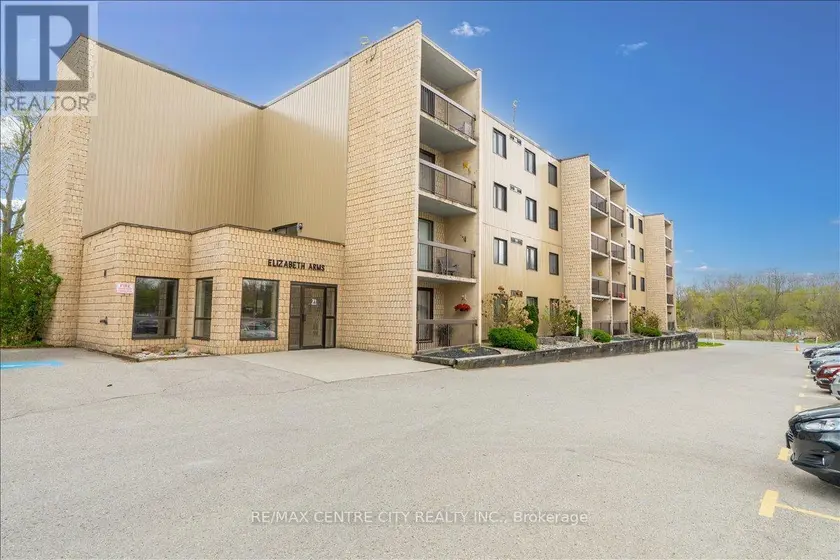 Apartment at 102 - 31 VICTORIA STREET S, Strathroy-Caradoc