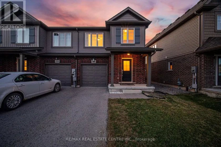 Townhouse at 206 HERON STREET, Welland