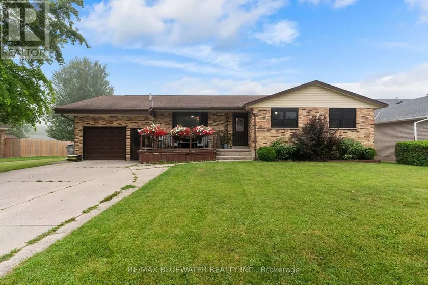 Detached at 210 HILL STREET, Central Huron