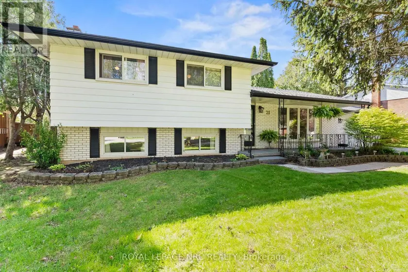 Detached at 21 UPPER CANADA DRIVE, Niagara-on-the-Lake