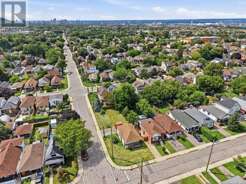 Detached at 67 HUXLEY AVENUE N, Hamilton
