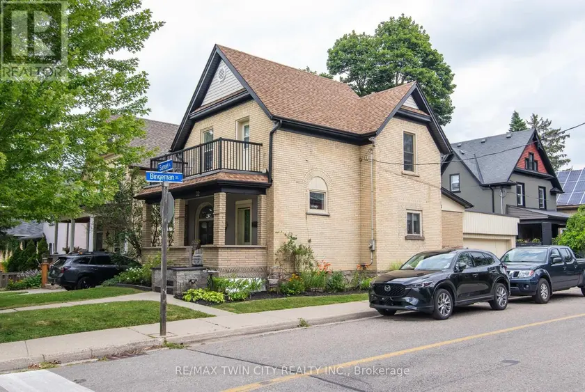 Detached at 32 SAMUEL STREET, Kitchener