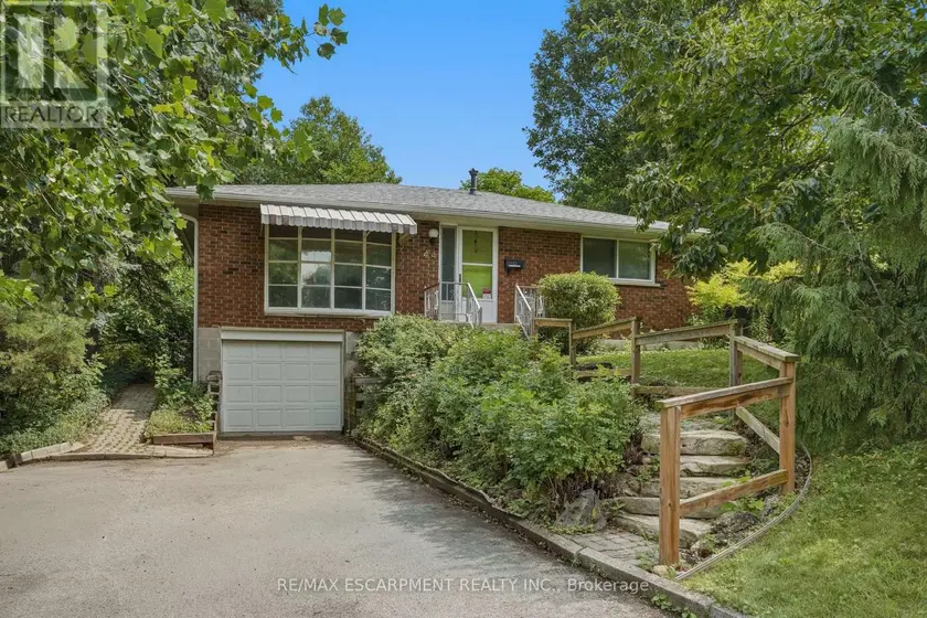 Detached at 44 MCDONALD COURT, Hamilton