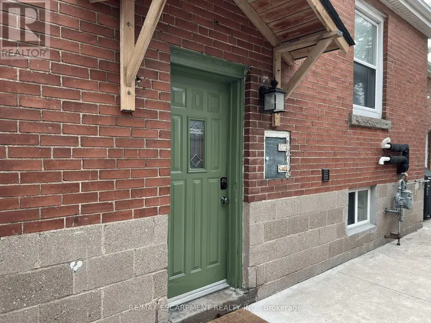 Detached at LOWER - 4 SUNNING HILL AVENUE, Hamilton