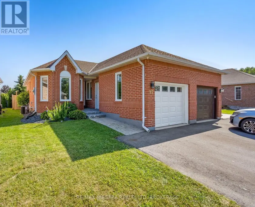 Semi-Detached/Link at 17 JACKSON COURT W, Welland