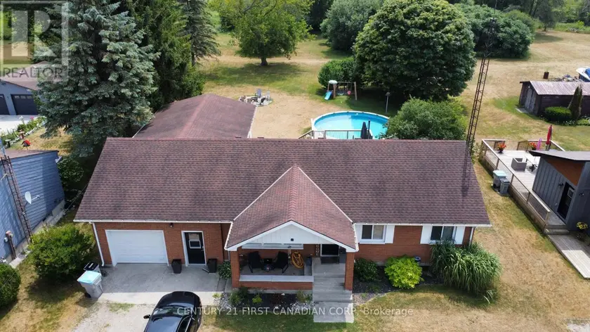 Detached at 8319 GOOSEMARSH LINE, Lambton Shores