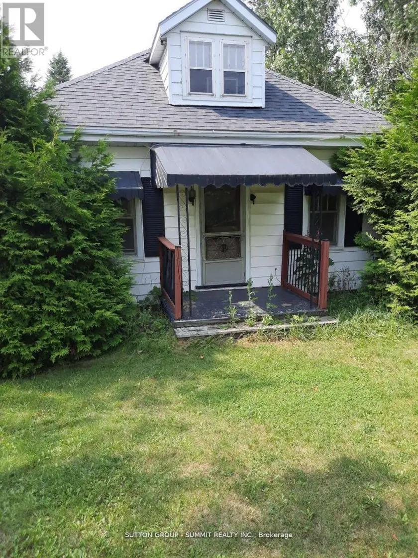 Multiplex at 663 COUNTY RD 15, Prince Edward County (Sophiasburg Ward)