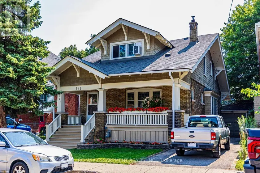 Detached at 121 EASTBOURNE AVENUE, Hamilton (St. Clair)