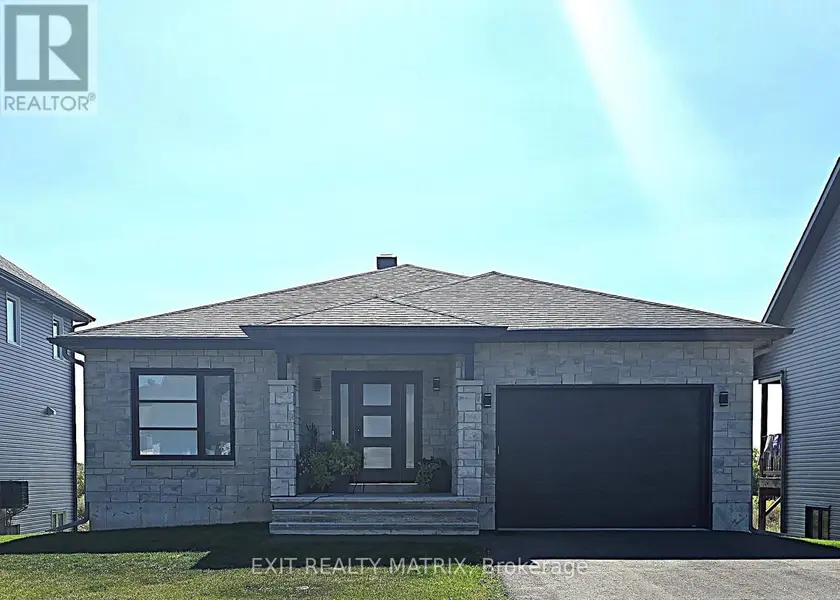 Detached at 9 GLENCO ROAD, South Stormont