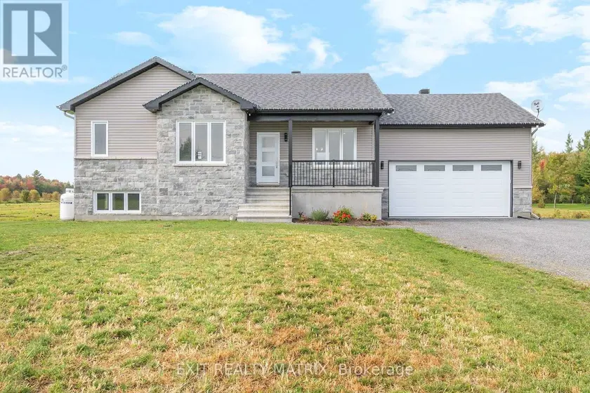Detached at 25 GLENCO ROAD, South Stormont
