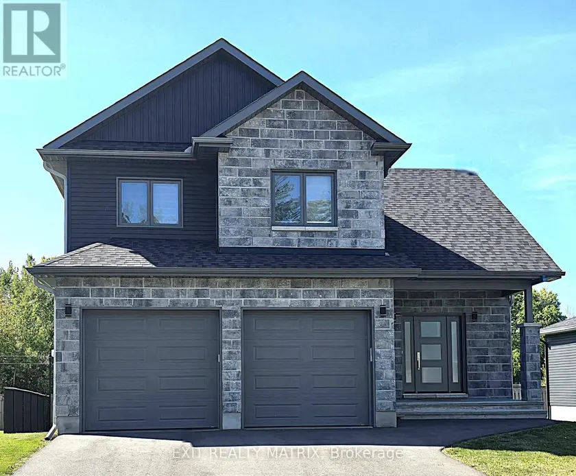 Detached at 10 GLENCO ROAD, South Stormont