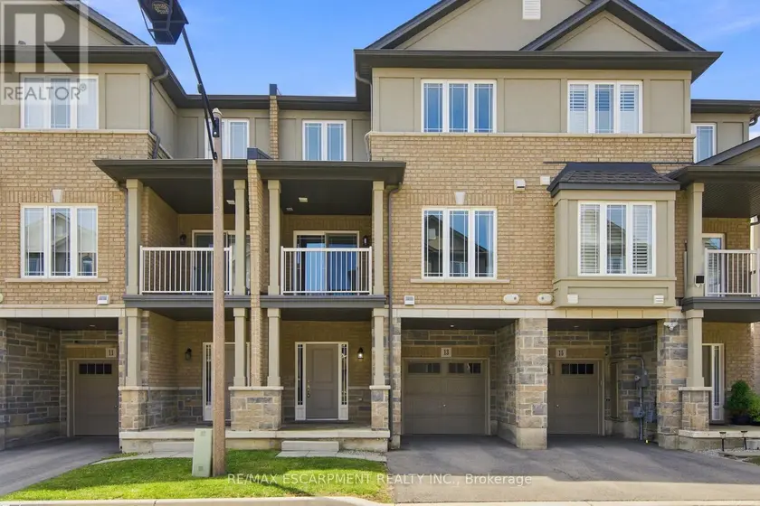 Townhouse at 13 AQUA LANE, Hamilton