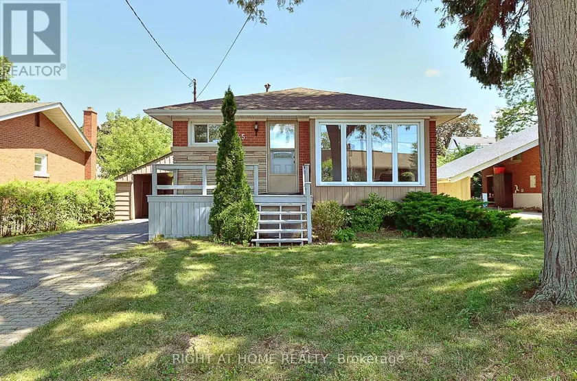 Detached at 245 WEST 33RD STREET, Hamilton