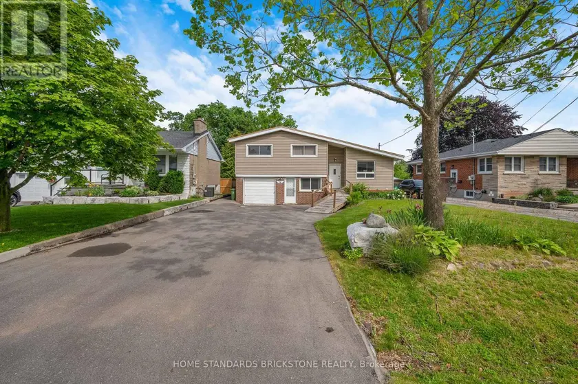 Detached at 72 MOUNTAIN AVENUE N, Hamilton