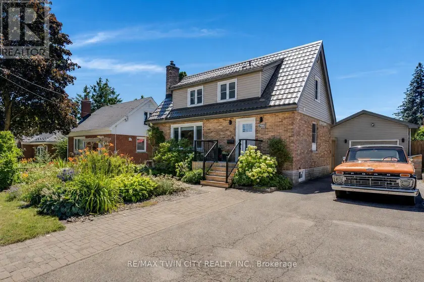 Detached at 795 ROCKWAY DRIVE, Kitchener