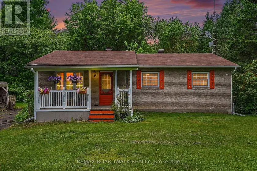 Detached at 3260 TOLMIES CORNERS ROAD, North Stormont