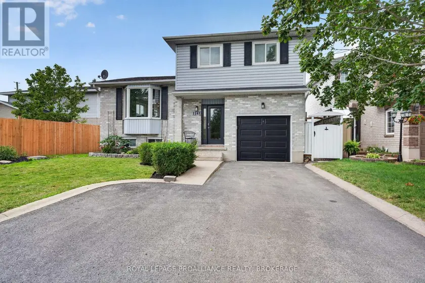 Detached at 1241 JUNIPER DRIVE, Kingston