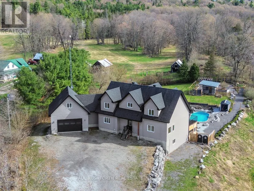 Detached at 3968 ELPHIN MABERLY ROAD, Frontenac