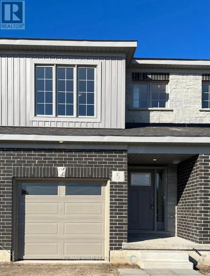 Townhouse at 5 WEST MILL STREET, North Dumfries