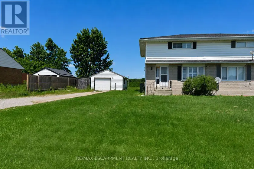 Semi-Detached/Link at 685717 HWY 2, Woodstock