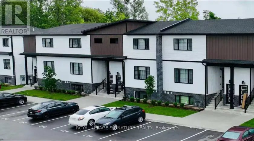 Townhouse at 722 - 4263 FOURTH AVENUE, Niagara Falls