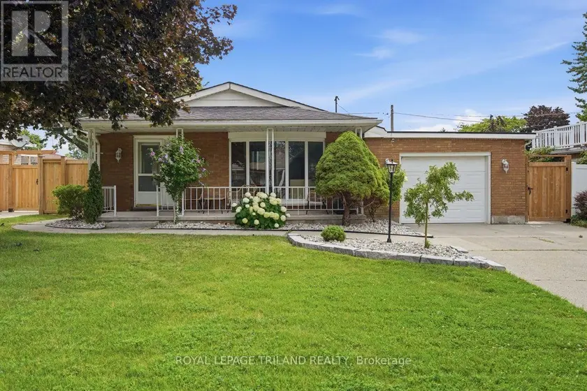Detached at 27 ALDBOROUGH AVENUE, St. Thomas