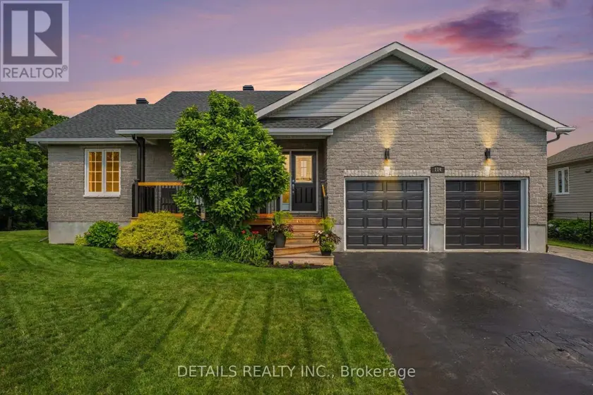Detached at 114 TEMPLETON COURT, North Grenville