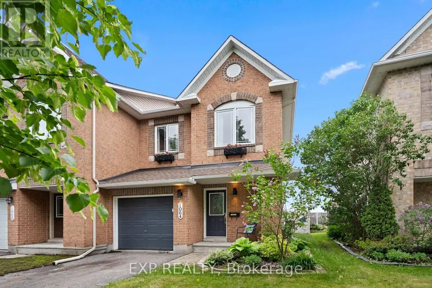 Townhouse at 1064 CANDLEWOOD STREET, Ottawa