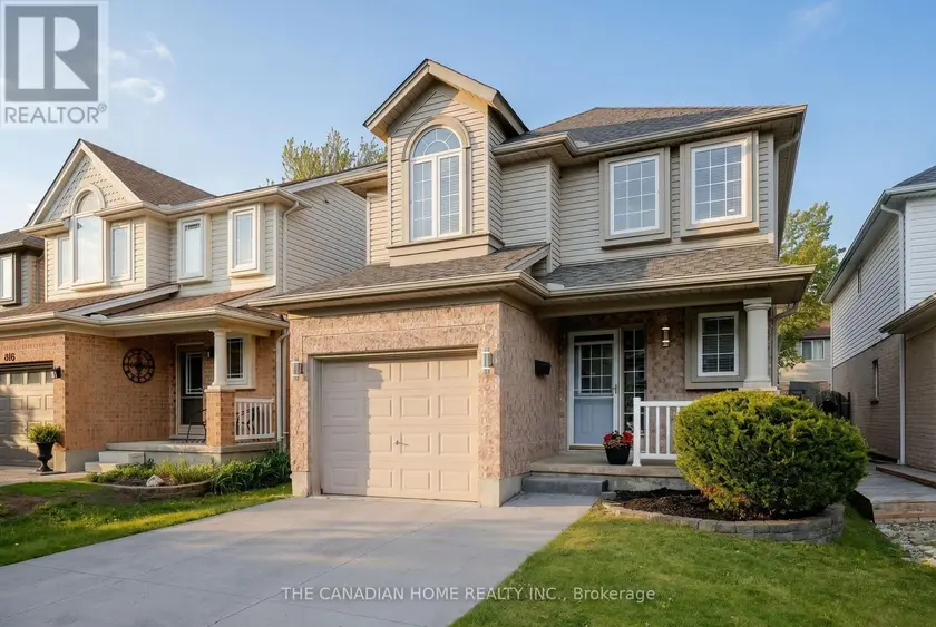 Detached at 812 SANDCHERRY STREET, London North