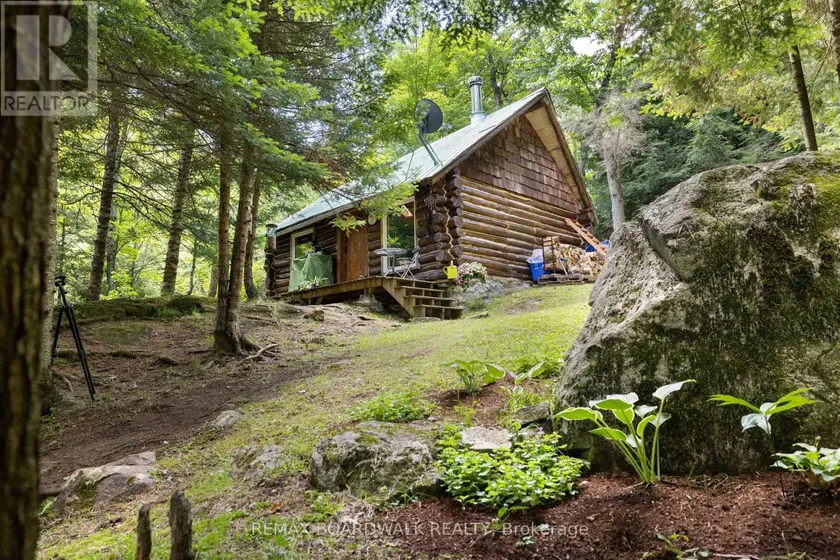 Detached at 24163 HIGHWAY 7 HIGHWAY, Frontenac