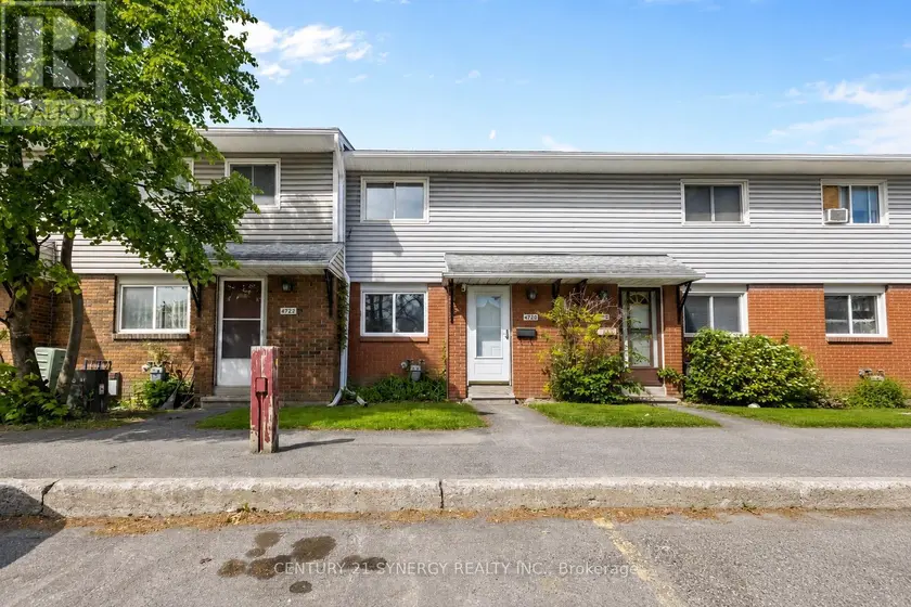 Townhouse at C - 1472 HEATHERINGTON ROAD, Ottawa