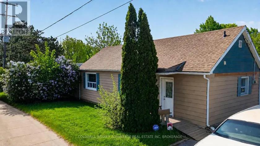 Detached at 614 WATERLOO STREET, Hamilton