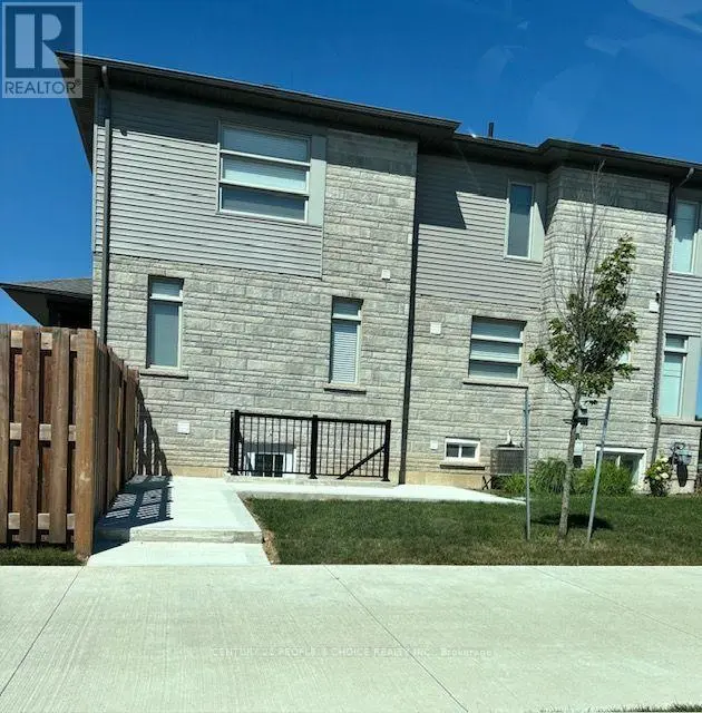 Townhouse at BASEMENT - 72 SUMMERSIDES BOULEVARD S, Pelham (Fonthill)