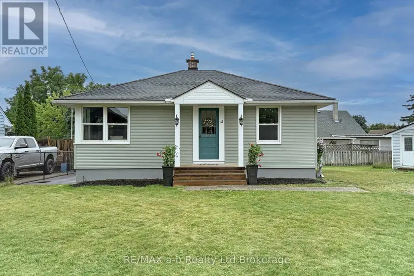 Detached at 41 KENSINGTON STREET, Woodstock