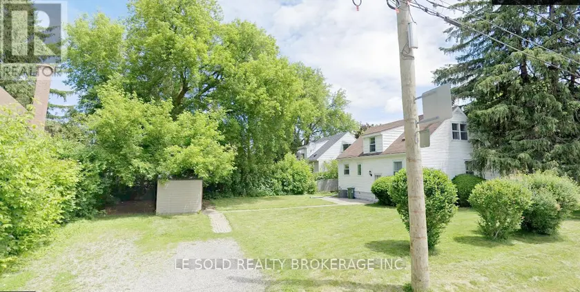 Detached at TWO ROOMS BSMT - 112 LELAND STREET, Hamilton