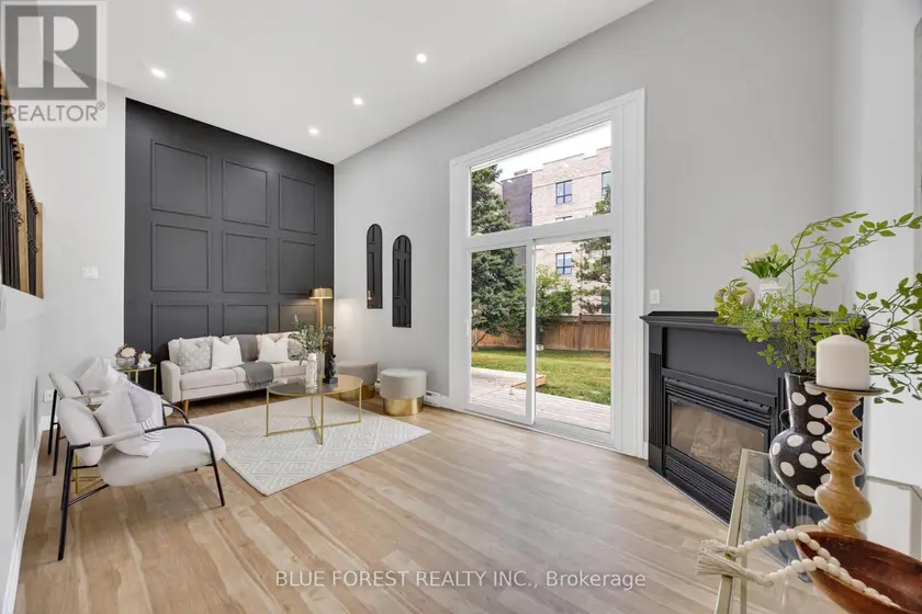 Townhouse at UNIT 6 - 40 FAIRFAX COURT, London North