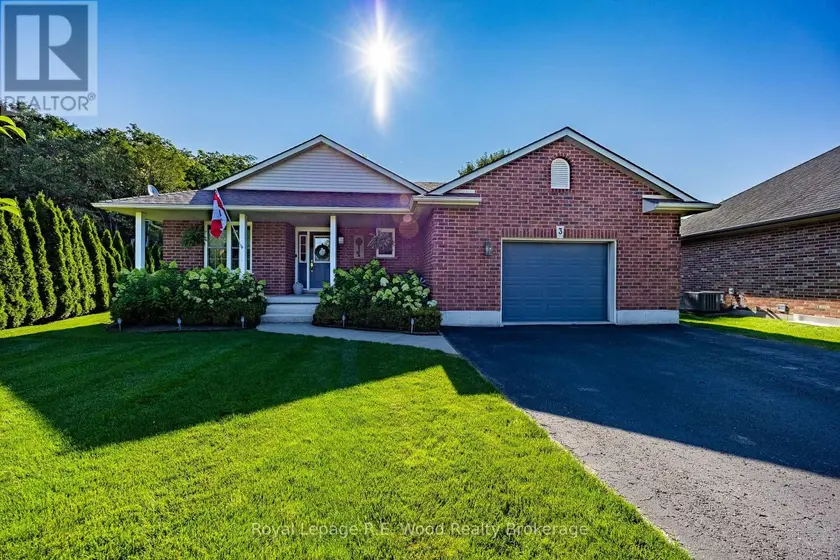 Detached at 3 OTTERVIEW DRIVE, Norwich