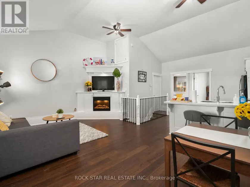 Semi-Detached/Link at 47 BURLINGTON STREET W, Hamilton