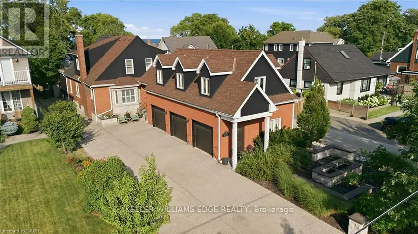 Detached at 573 BEACH BOULEVARD, Hamilton