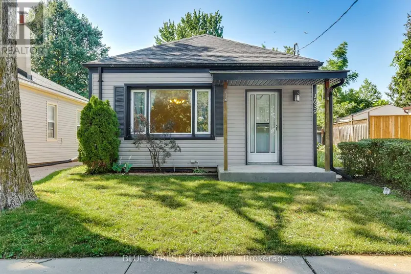 Detached at 1039 FRANCES STREET, London East
