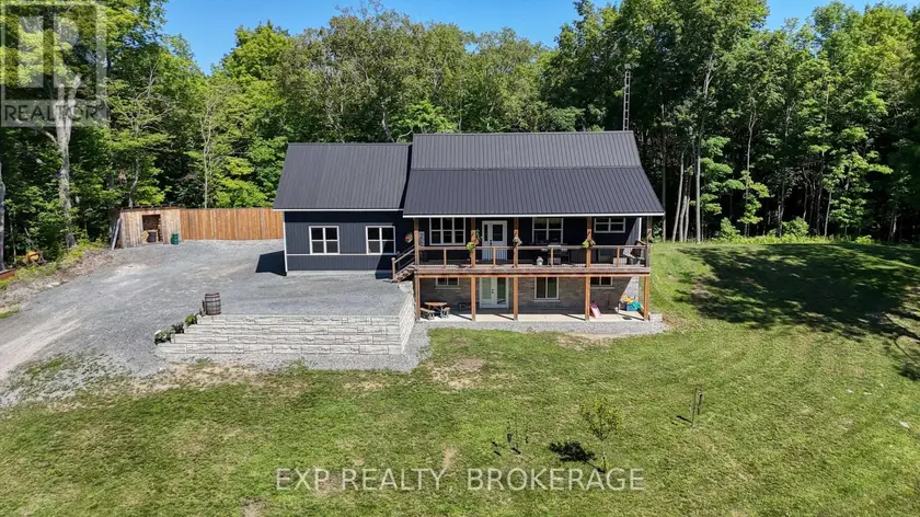 Detached at 1020 HILL ROAD, Frontenac