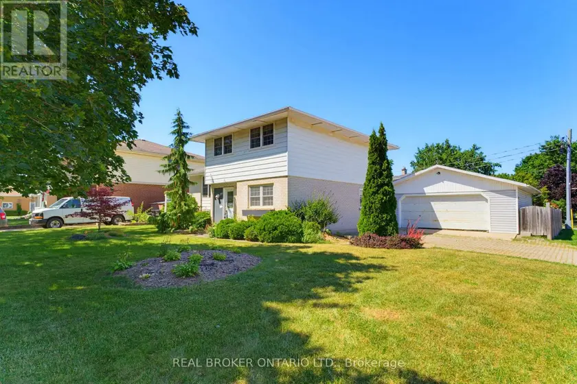 Detached at 94 FIRST STREET W, Woolwich