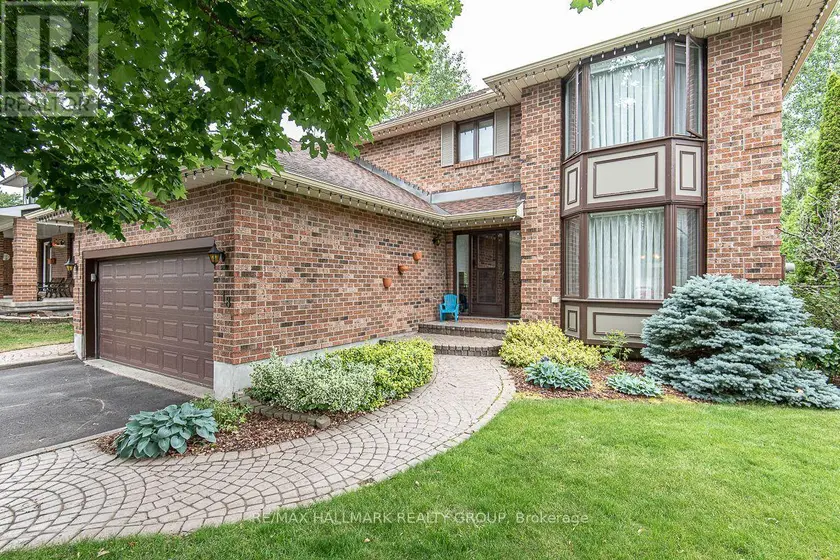 Detached at 18 HESSE CRESCENT, Ottawa
