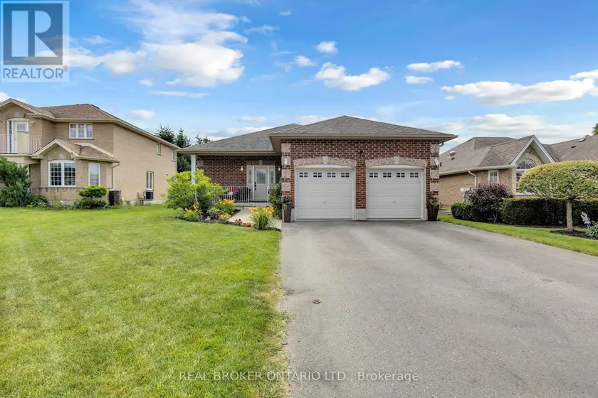 Detached at 41 HARMER CRESCENT, Blandford-Blenheim