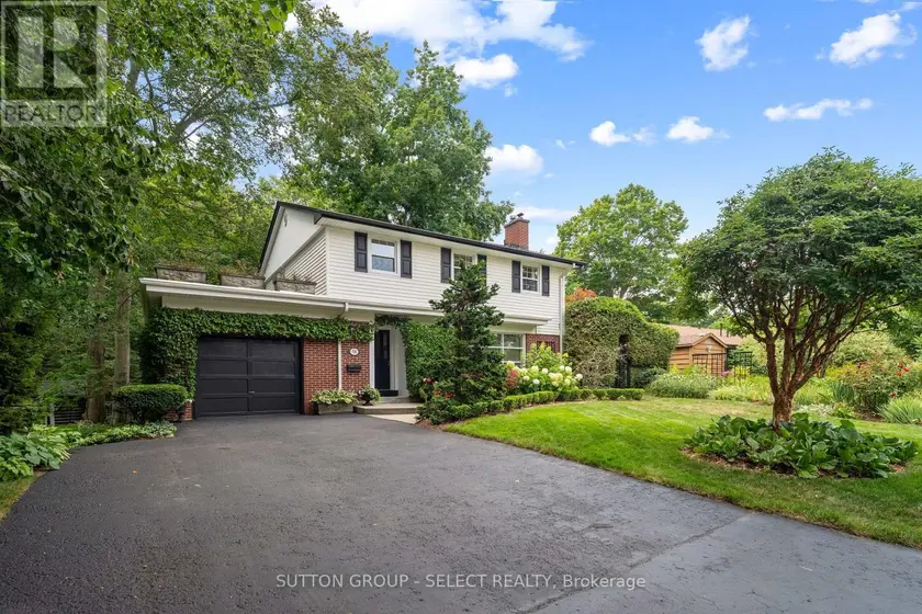 Detached at 536 ADEVON AVENUE, London North