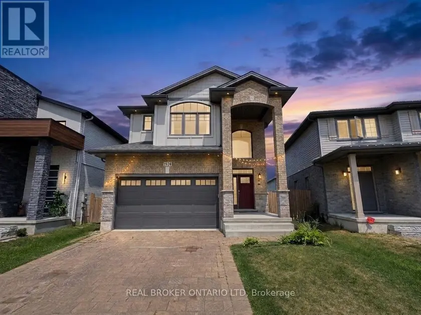 Detached at 1934 JIM HEBB WAY, London North