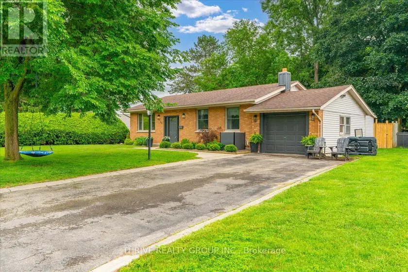Detached at 29 SOUTHLAND DRIVE, London South