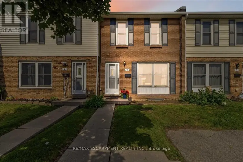 Townhouse at 8 - 596 GREY STREET, Brantford