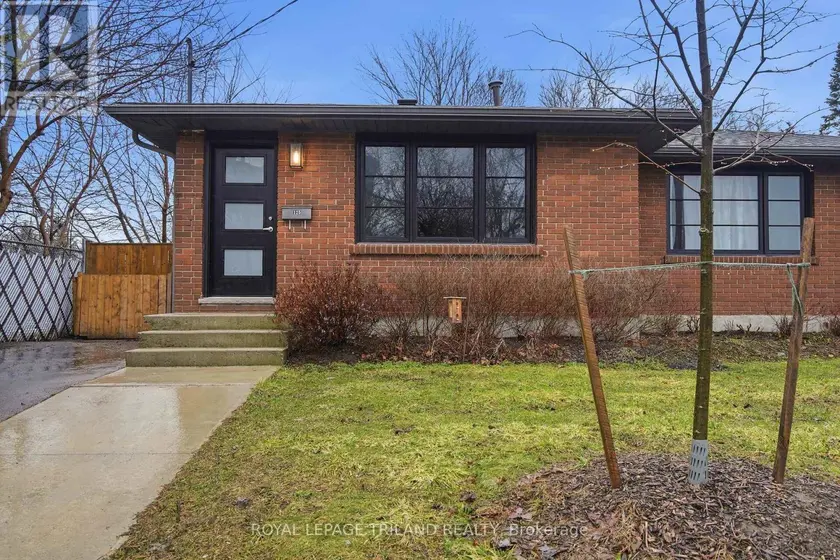 Semi-Detached/Link at 125 CONNAUGHT AVENUE, London East