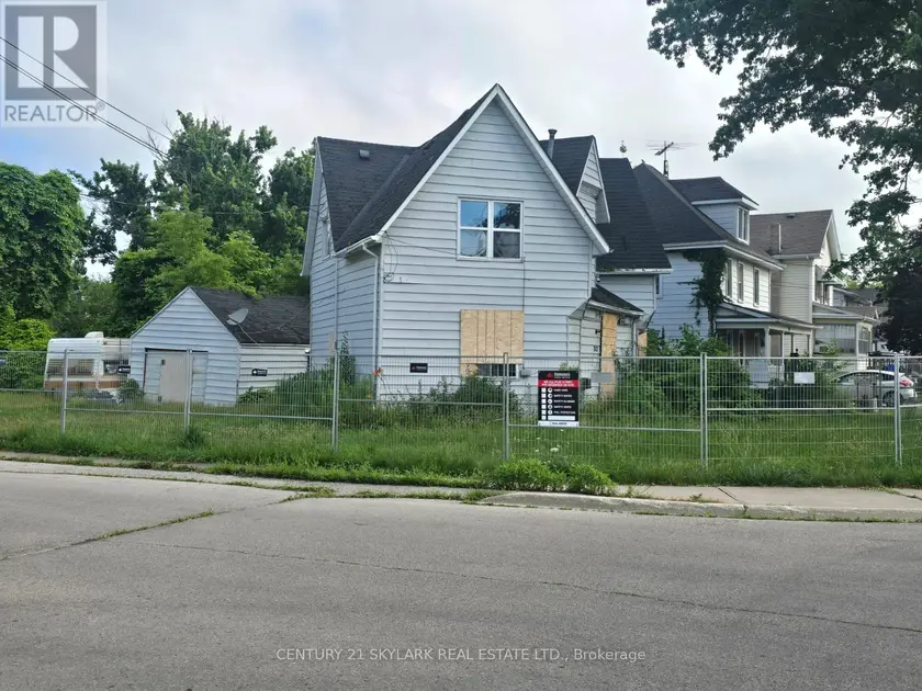 Detached at 702 CEDAR STREET, Haldimand